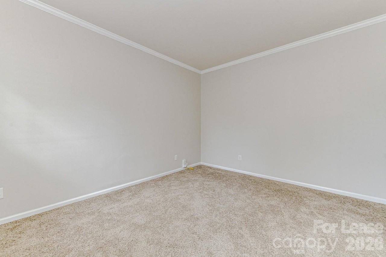 10415 Blackstock Rd - Photo 7 of 46