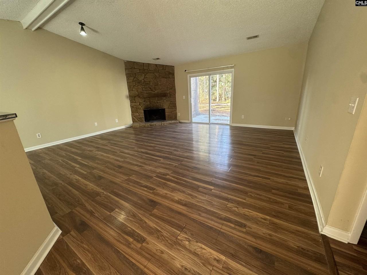 153 Whitwood Cir - Photo 2 of 24