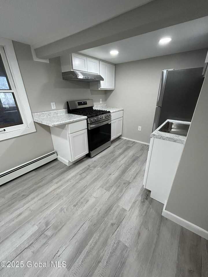 501 Morris St - Photo 3 of 13