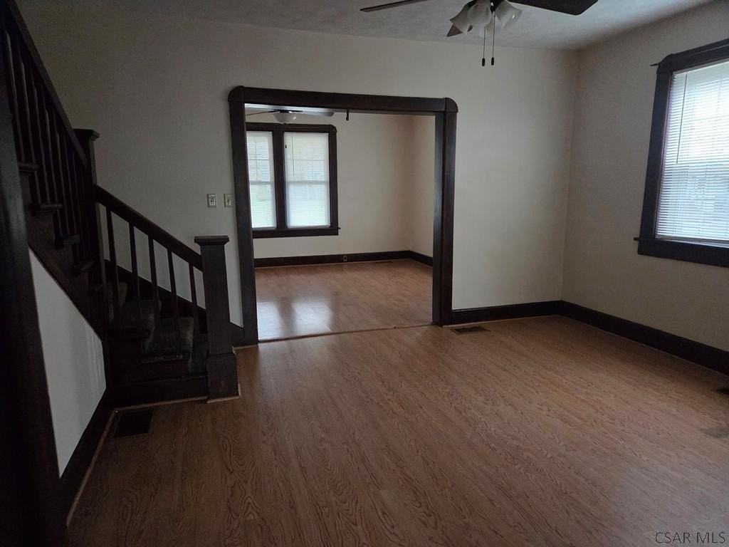 463 W Union St - Photo 5 of 10