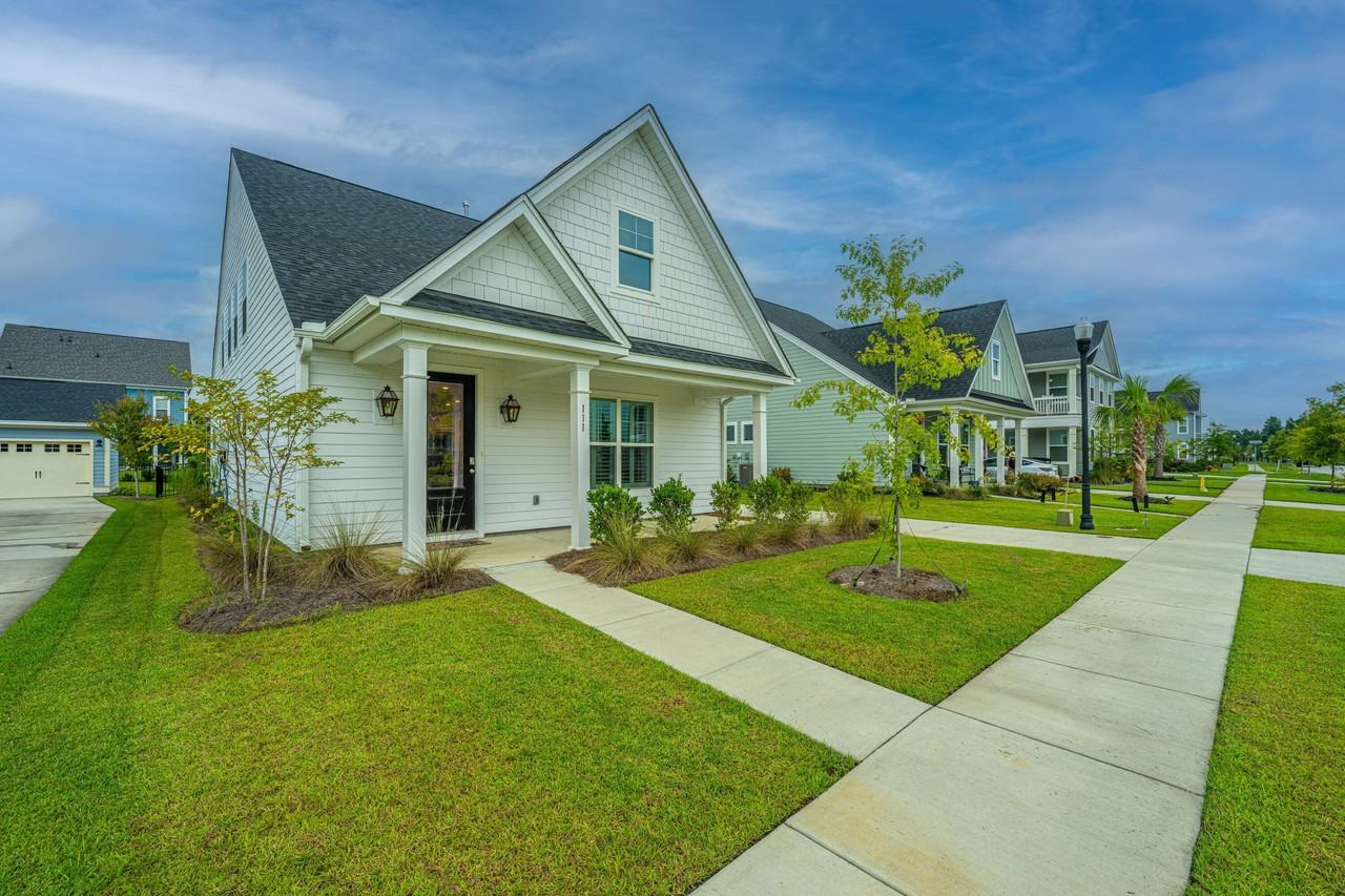 111 Hewitt St - Photo 3 of 33