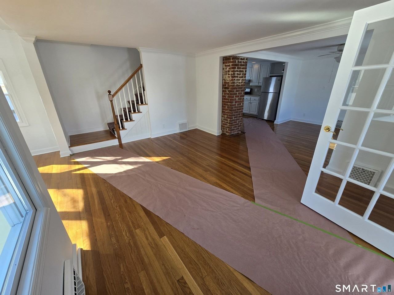 148 Catherine St - Photo 3 of 25