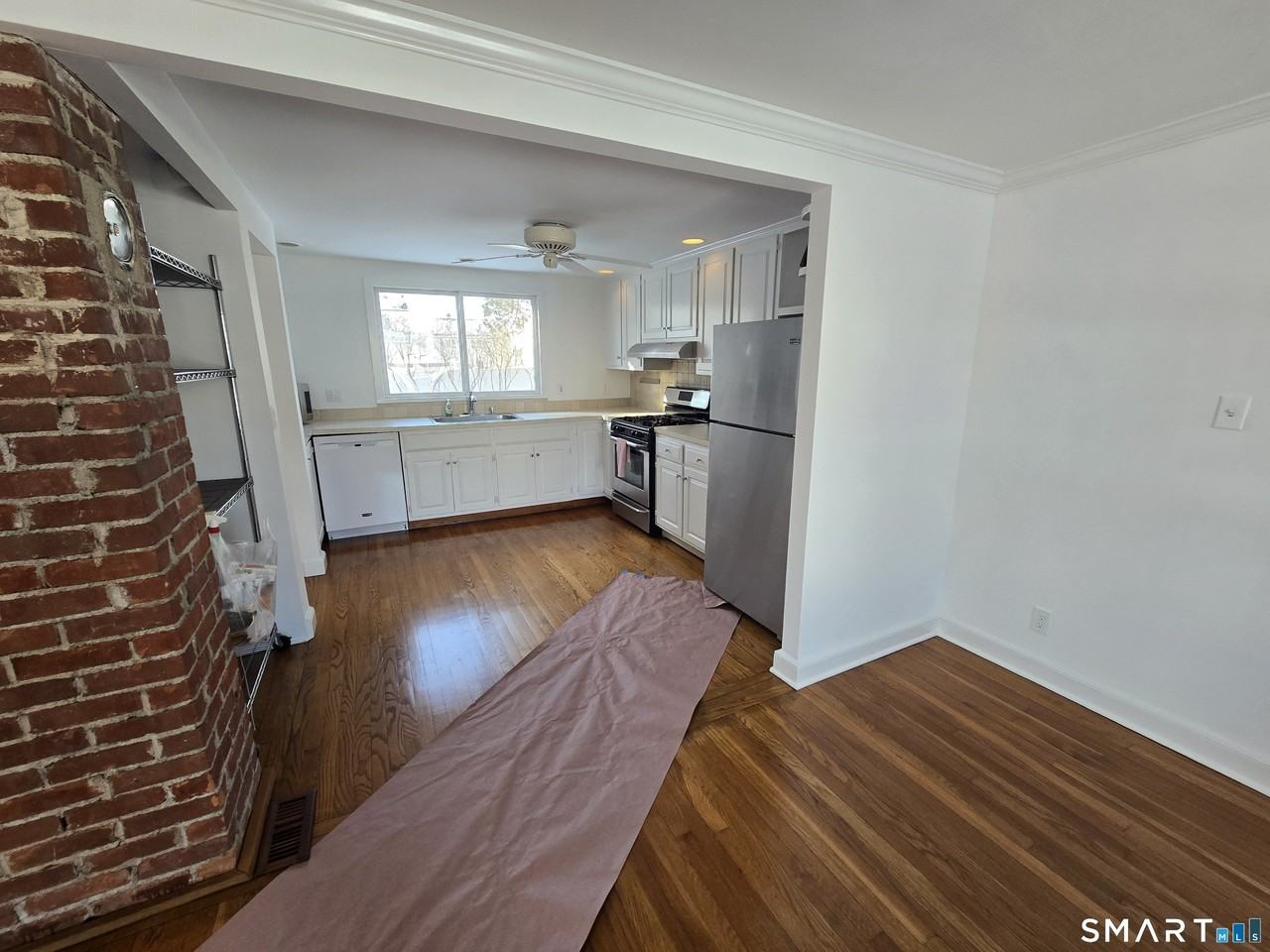 148 Catherine St - Photo 6 of 25