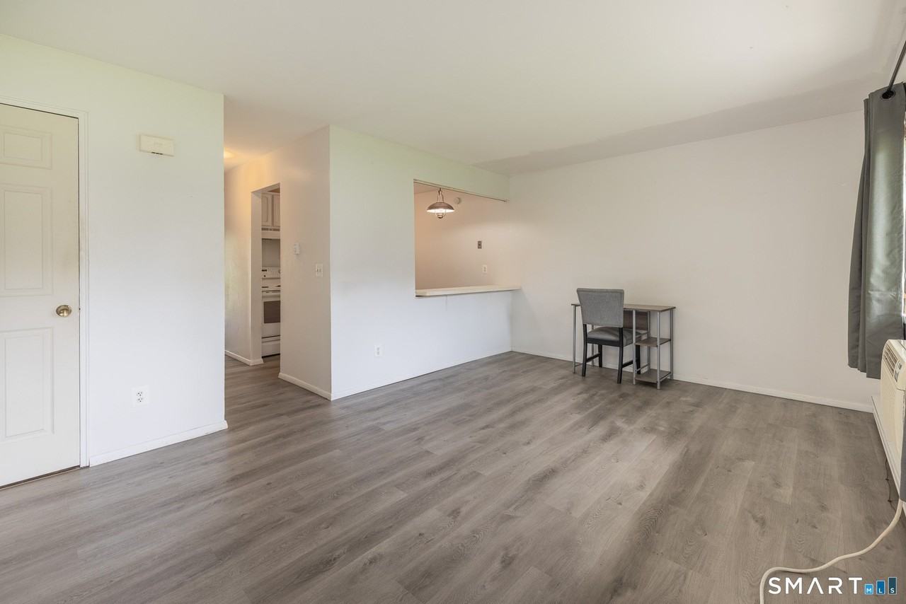 31 Bostwick Arms #31 - Photo 3 of 14