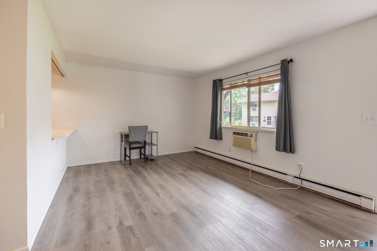 31 Bostwick Arms #31 - Photo 4 of 14