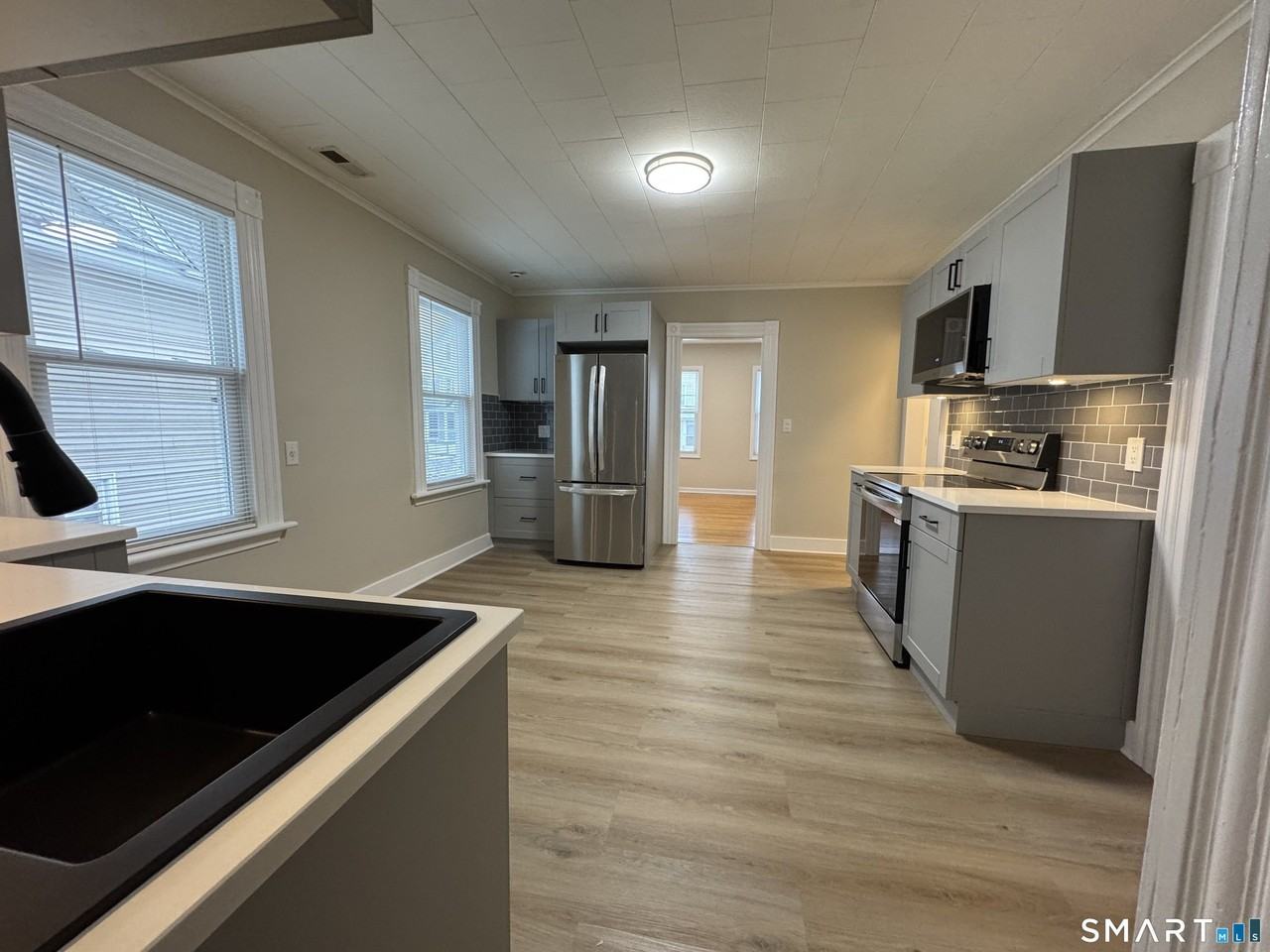 22 Dwight St #2ndFL - Photo 4 of 15