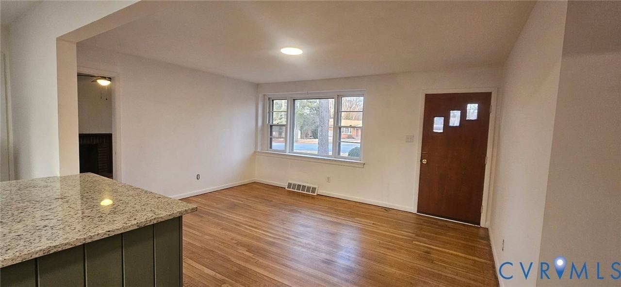 8011 Kenmore Dr - Photo 3 of 19