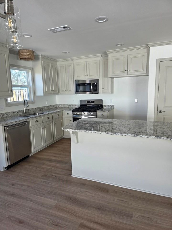 115 Thistlewood Dr - Photo 4 of 12