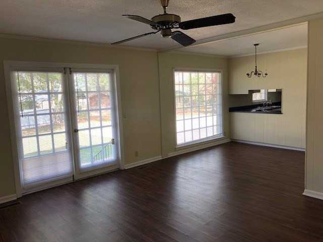 1002 Selkirk Dr - Photo 2 of 5