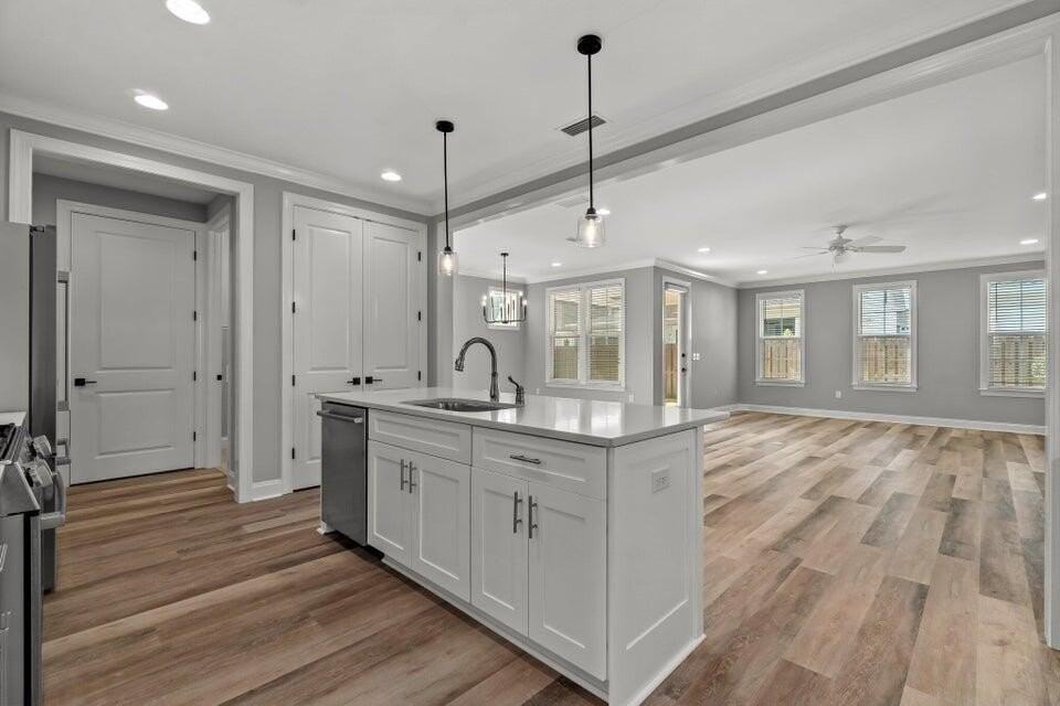 76 Conifer Ct - Photo 3 of 32