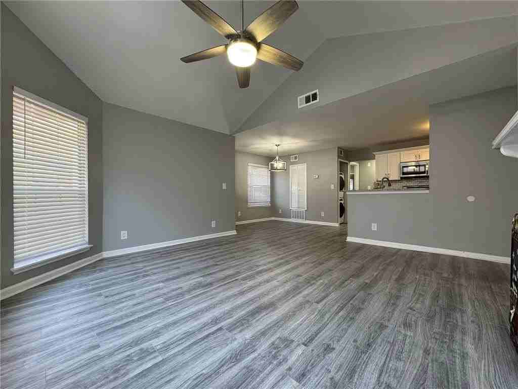 105 Hawkstone Way - Photo 4 of 25