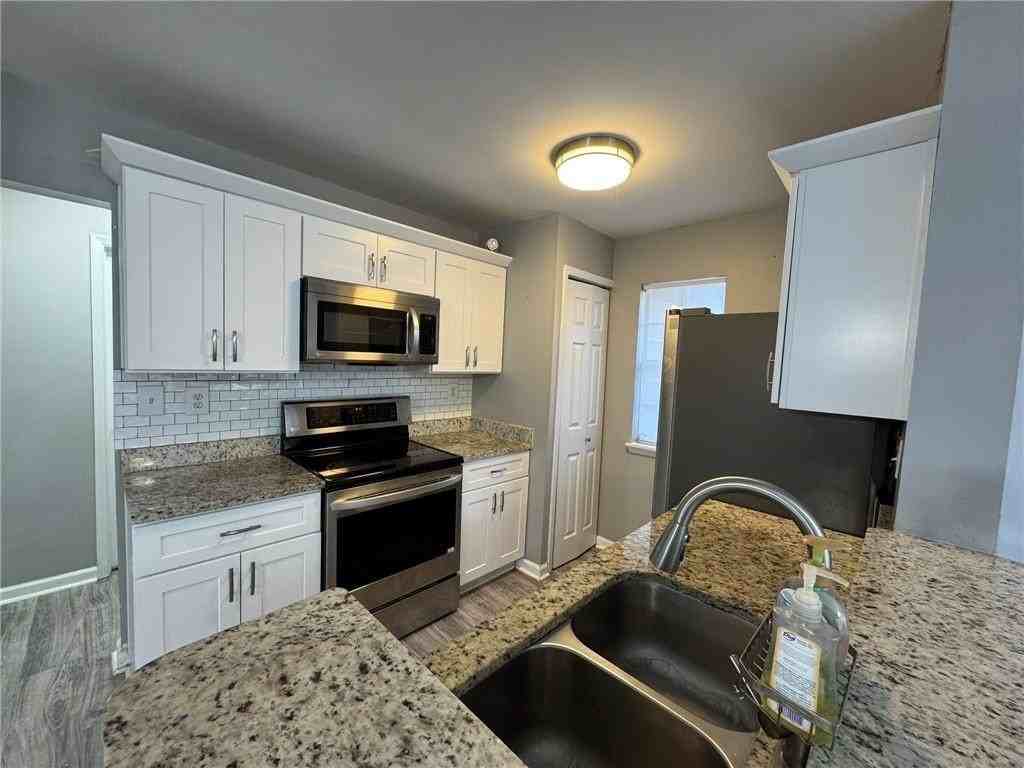 105 Hawkstone Way - Photo 6 of 25