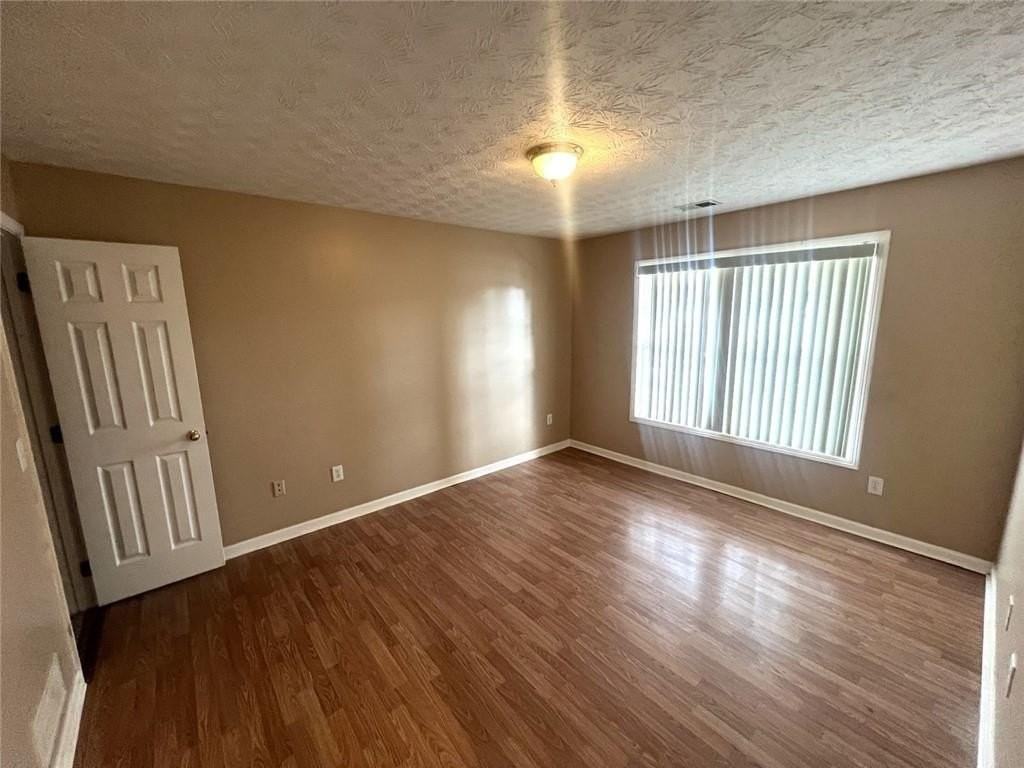 2209 Swan Lake Ct - Photo 2 of 19