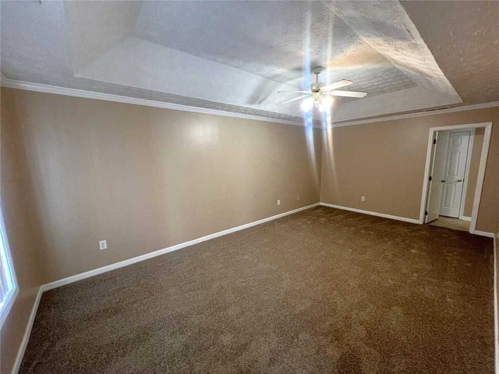 2209 Swan Lake Ct - Photo 4 of 19