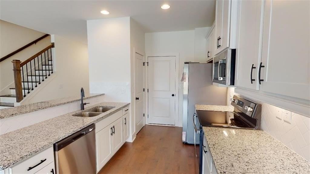 5873 Greystone Dr - Photo 2 of 35