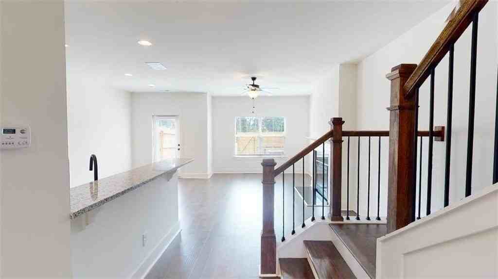 5873 Greystone Dr - Photo 3 of 35