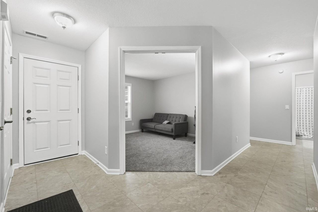 2114 Black Bear Dr - Photo 2 of 25