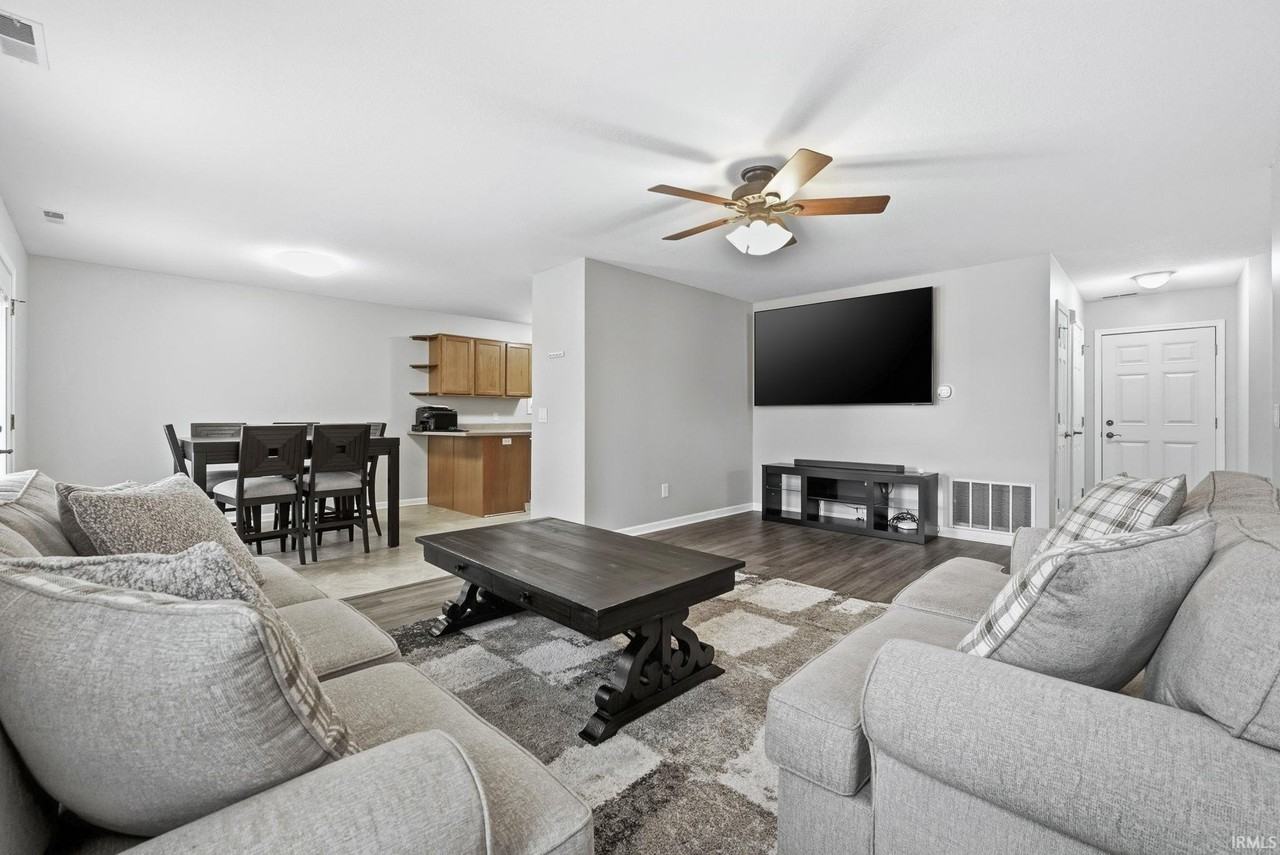 2114 Black Bear Dr - Photo 4 of 25