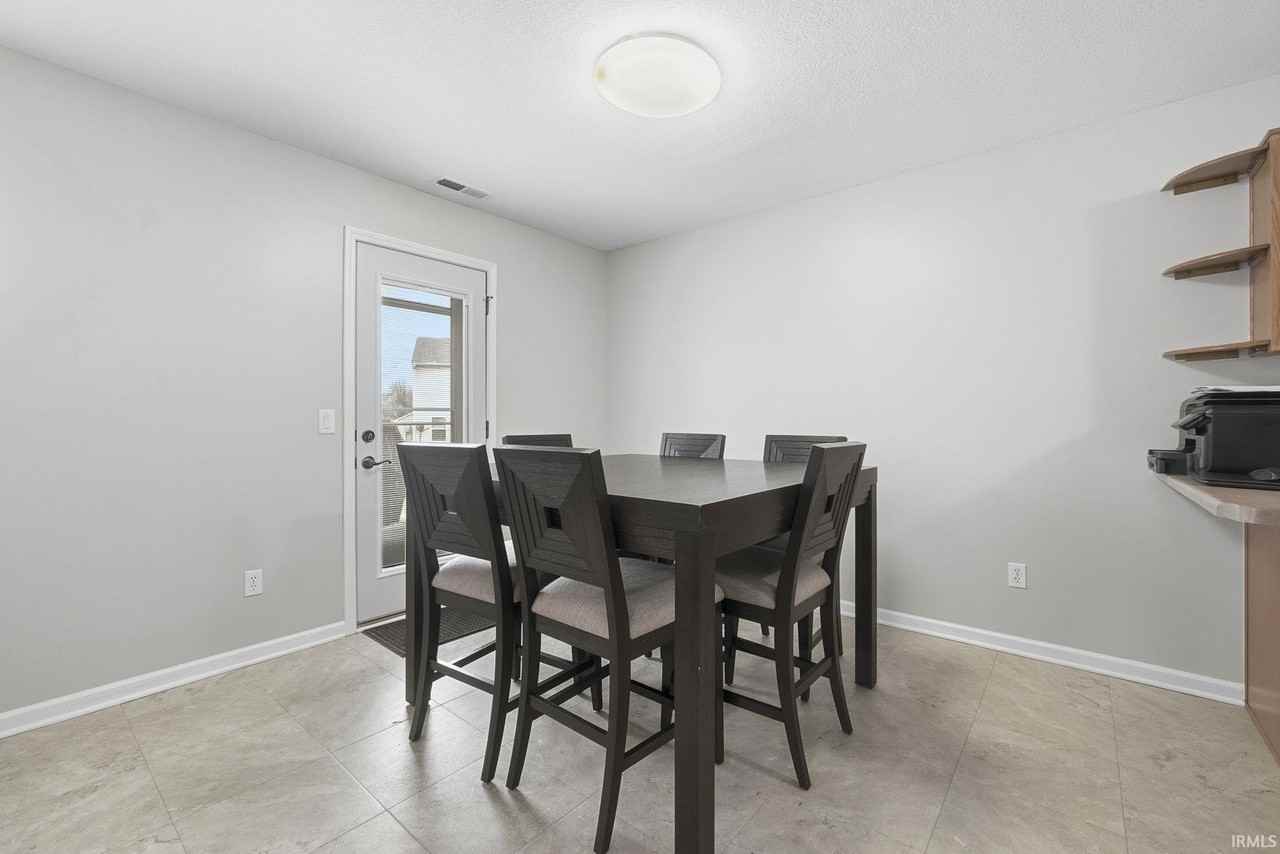 2114 Black Bear Dr - Photo 6 of 25