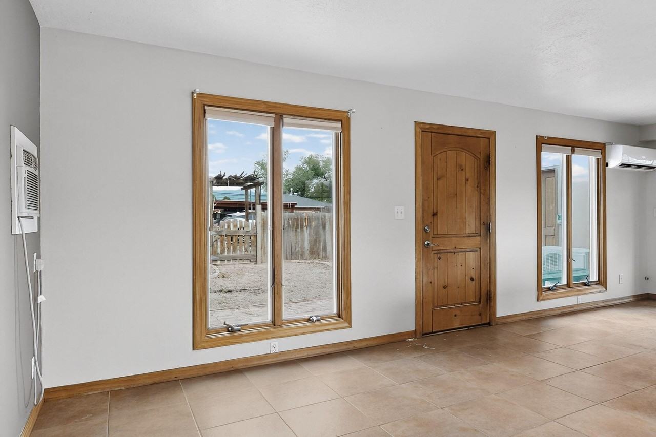 5515 Corrales Rd Unit B #B - Photo 4 of 34