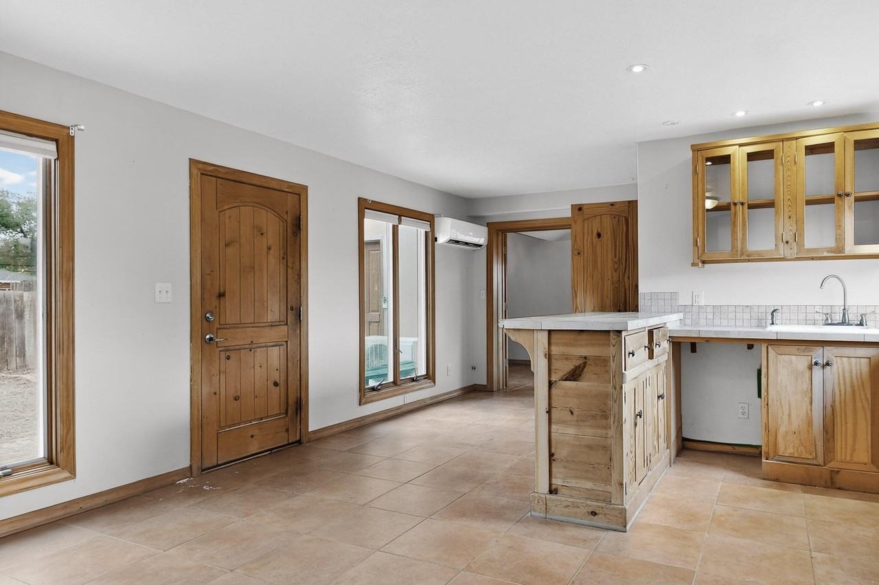 5515 Corrales Rd Unit B #B - Photo 6 of 34