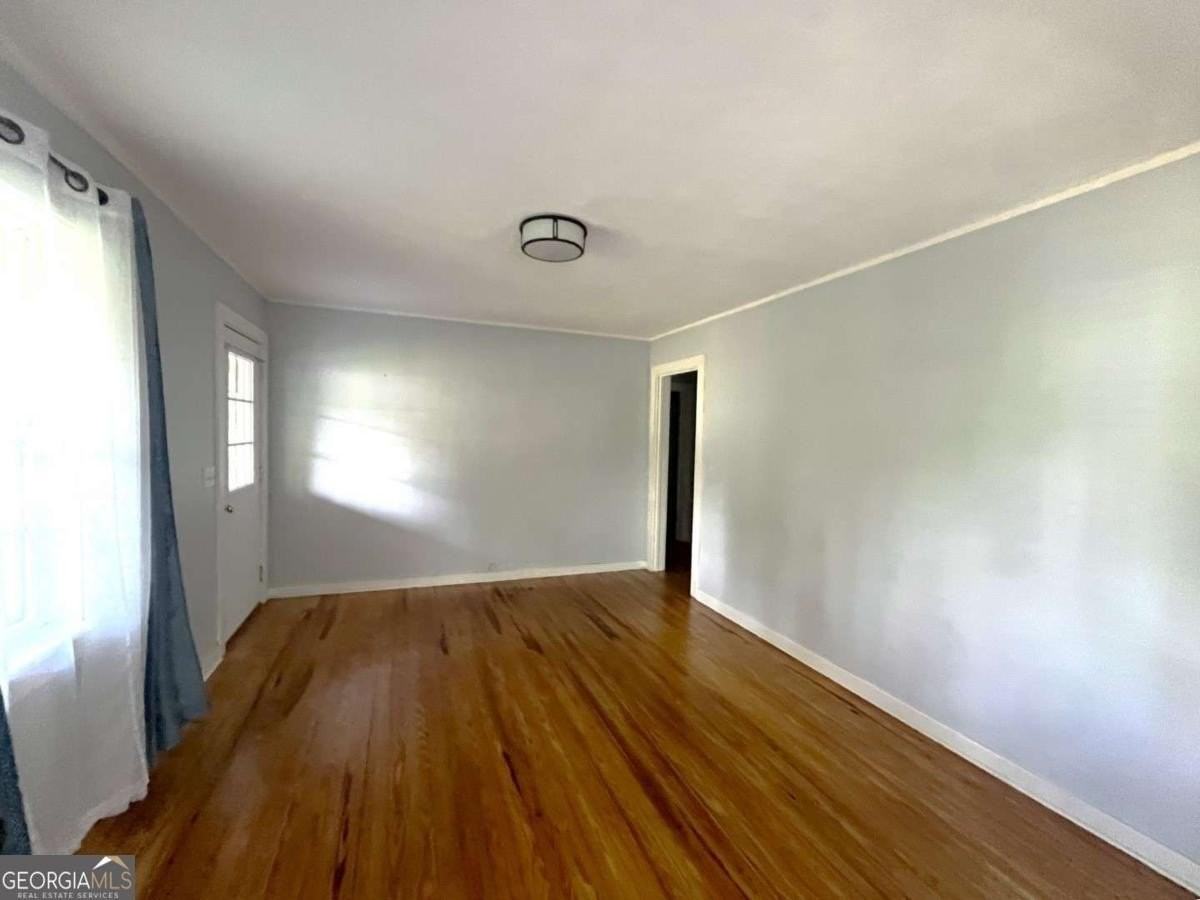 402 Wheeler St - Photo 7 of 47