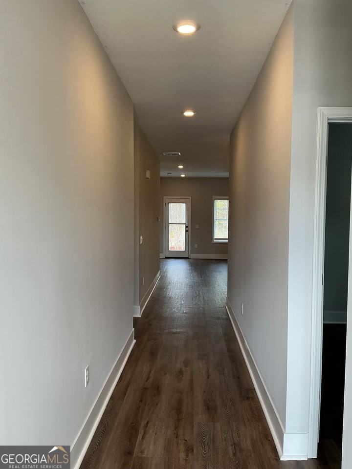 1005 Autumns Wood Cir E - Photo 2 of 12