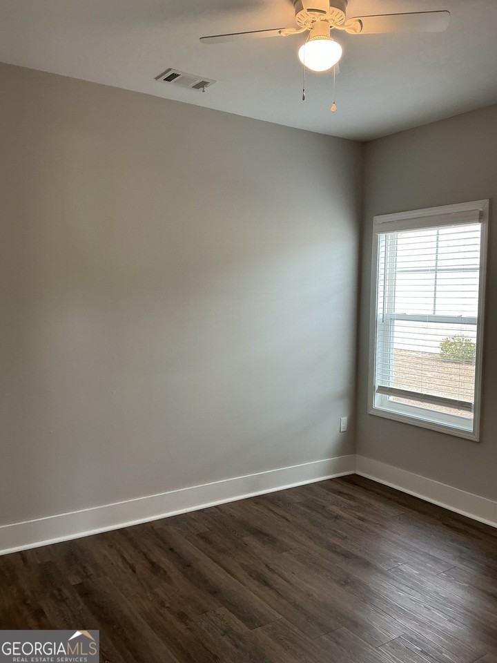 1005 Autumns Wood Cir E - Photo 4 of 12