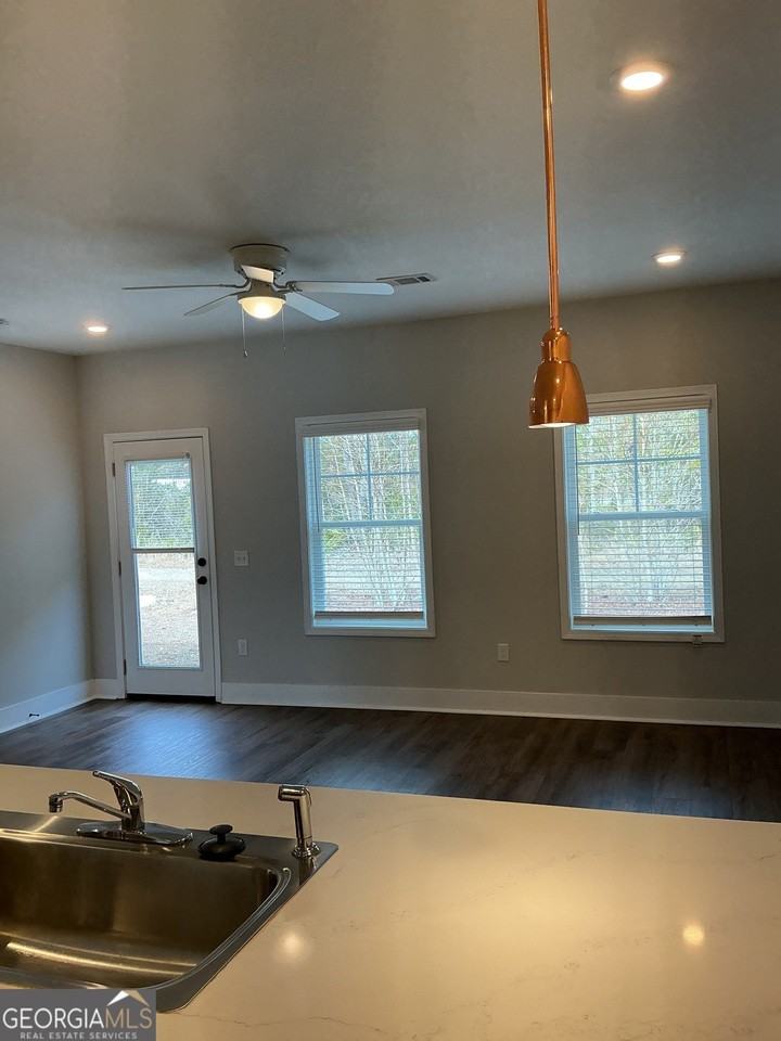 1005 Autumns Wood Cir E - Photo 6 of 12