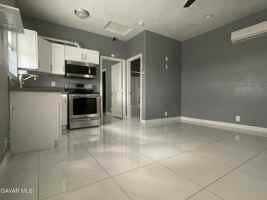 featured image of 722 E Avenue E