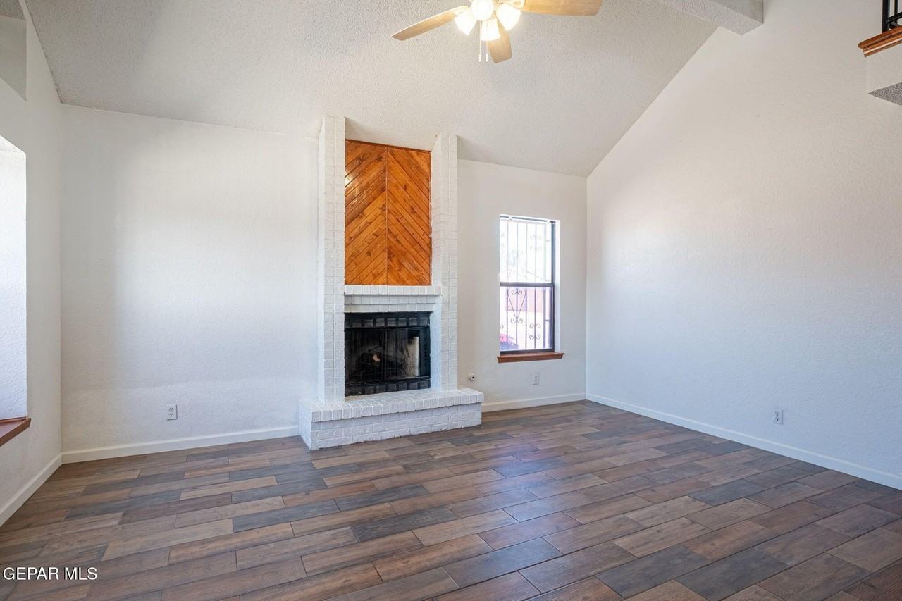 10968 Whitey Ford St - Photo 2 of 23