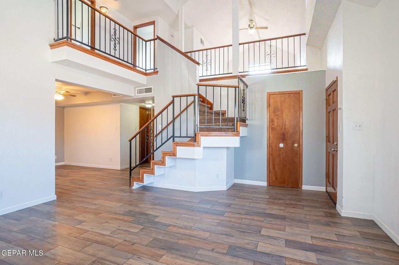 10968 Whitey Ford St - Photo 3 of 23