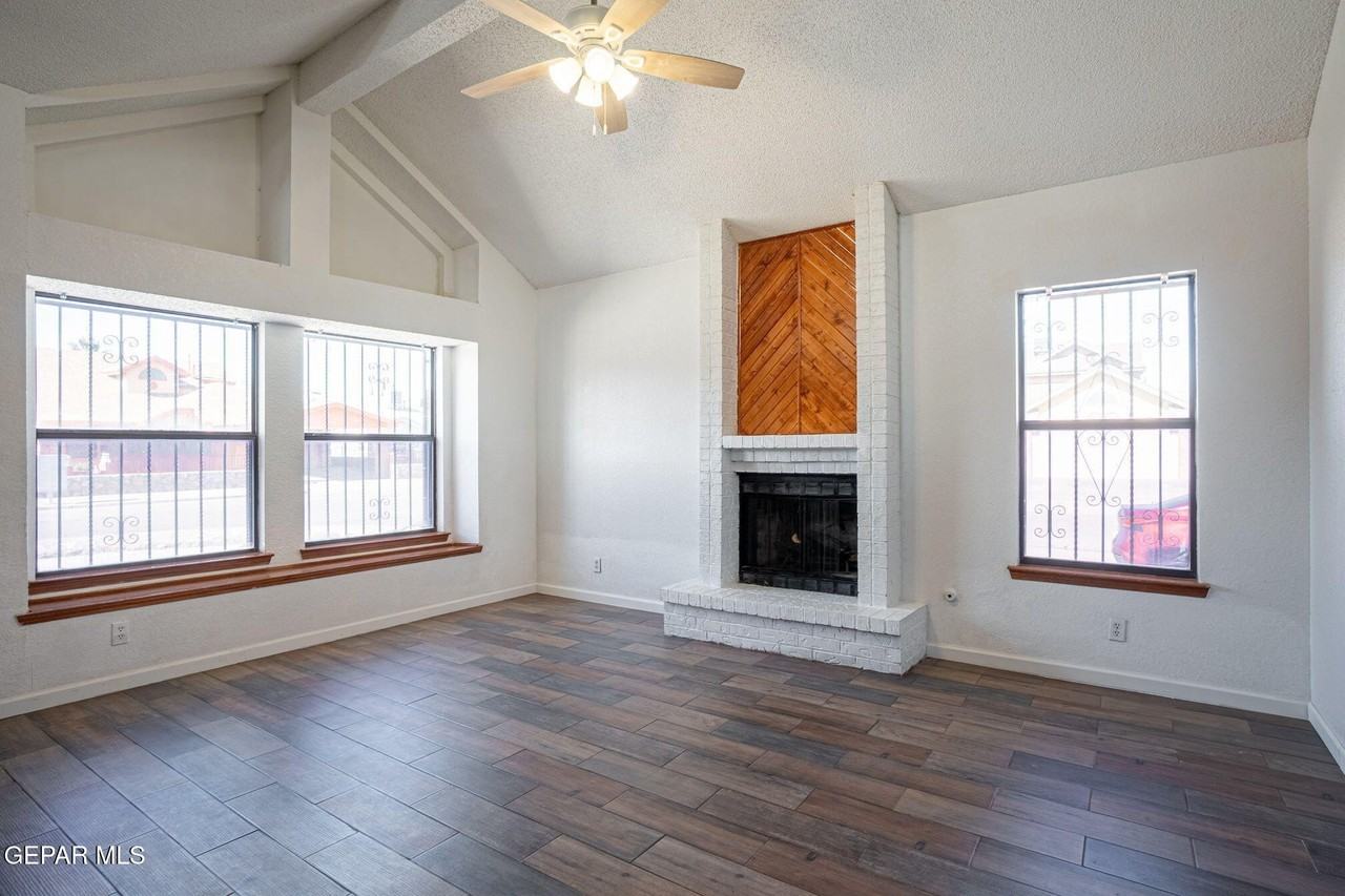 10968 Whitey Ford St - Photo 4 of 23