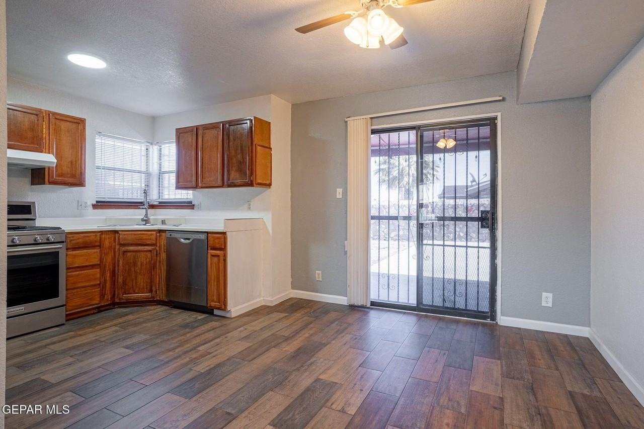 10968 Whitey Ford St - Photo 5 of 23