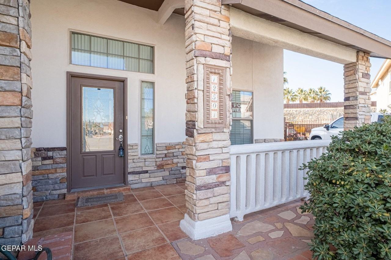 12501 Sun Haven Dr - Photo 2 of 29