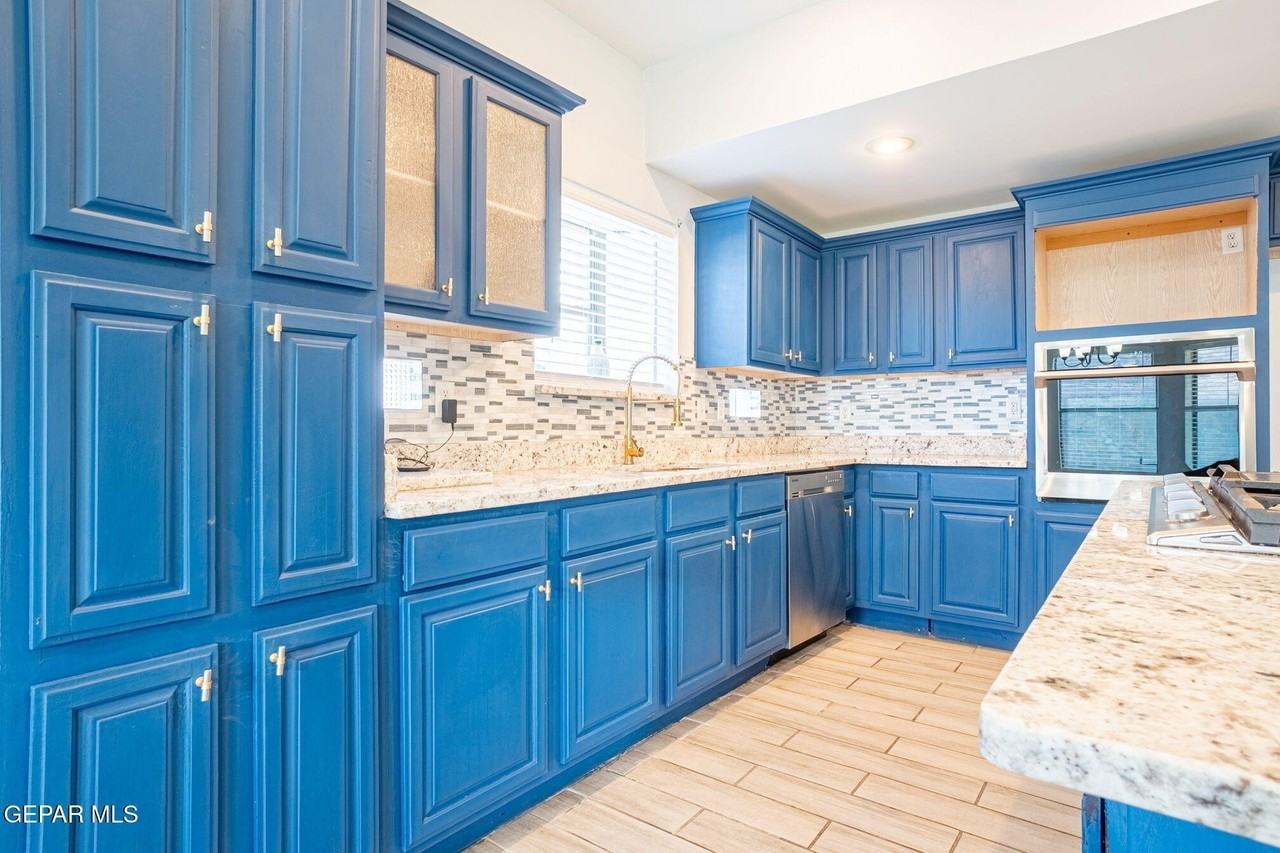 12501 Sun Haven Dr - Photo 6 of 29