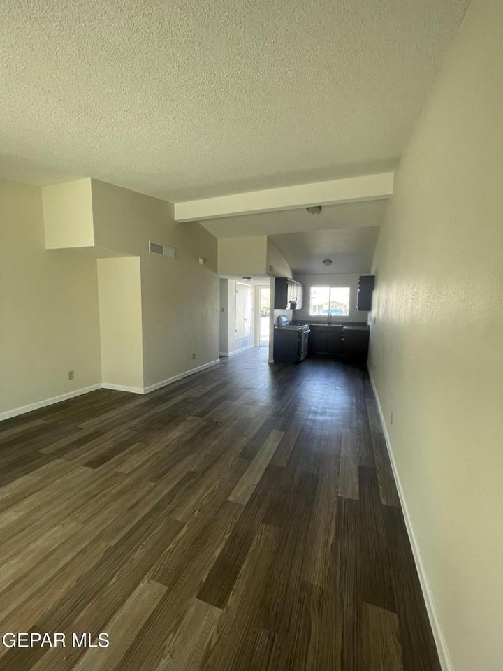 864 Barandal Dr - Photo 7 of 19