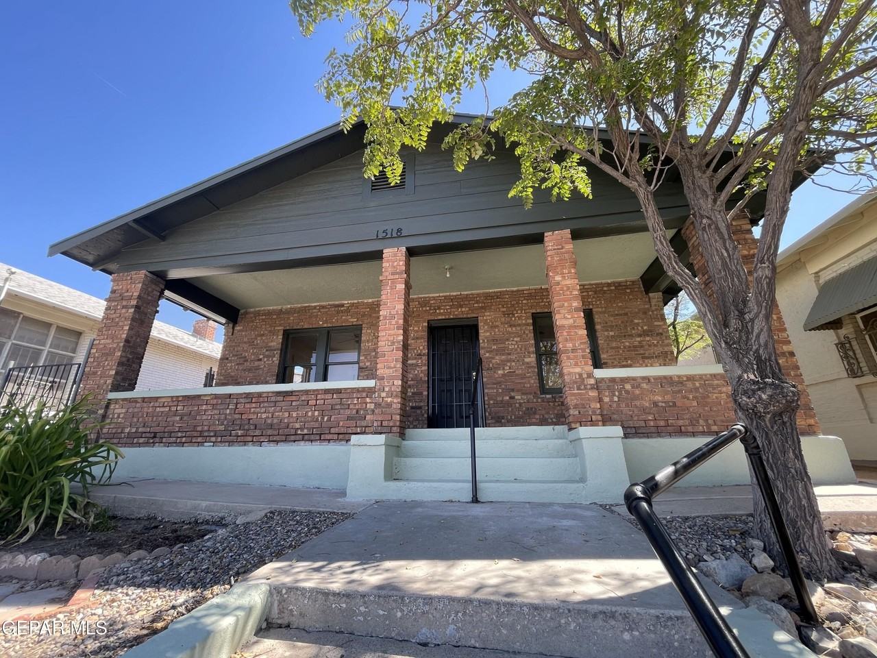 1518 Lawton Dr - Photo 5 of 38