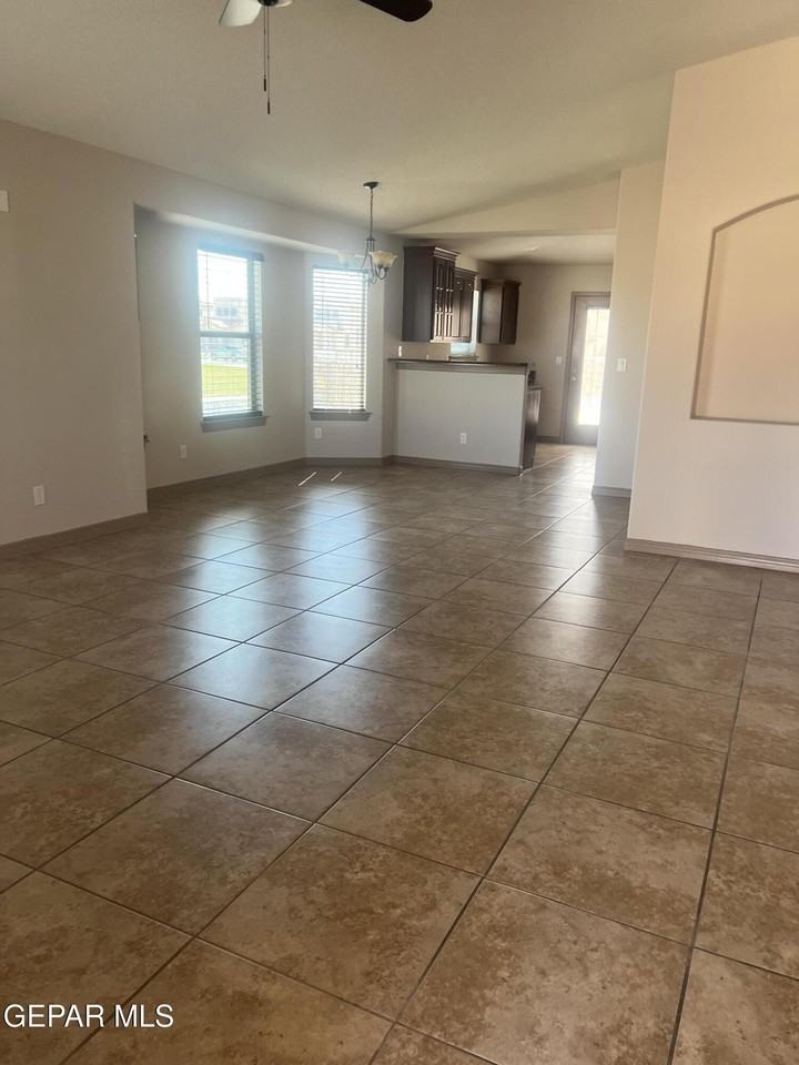 14236 Poets Rock Ln - Photo 7 of 17