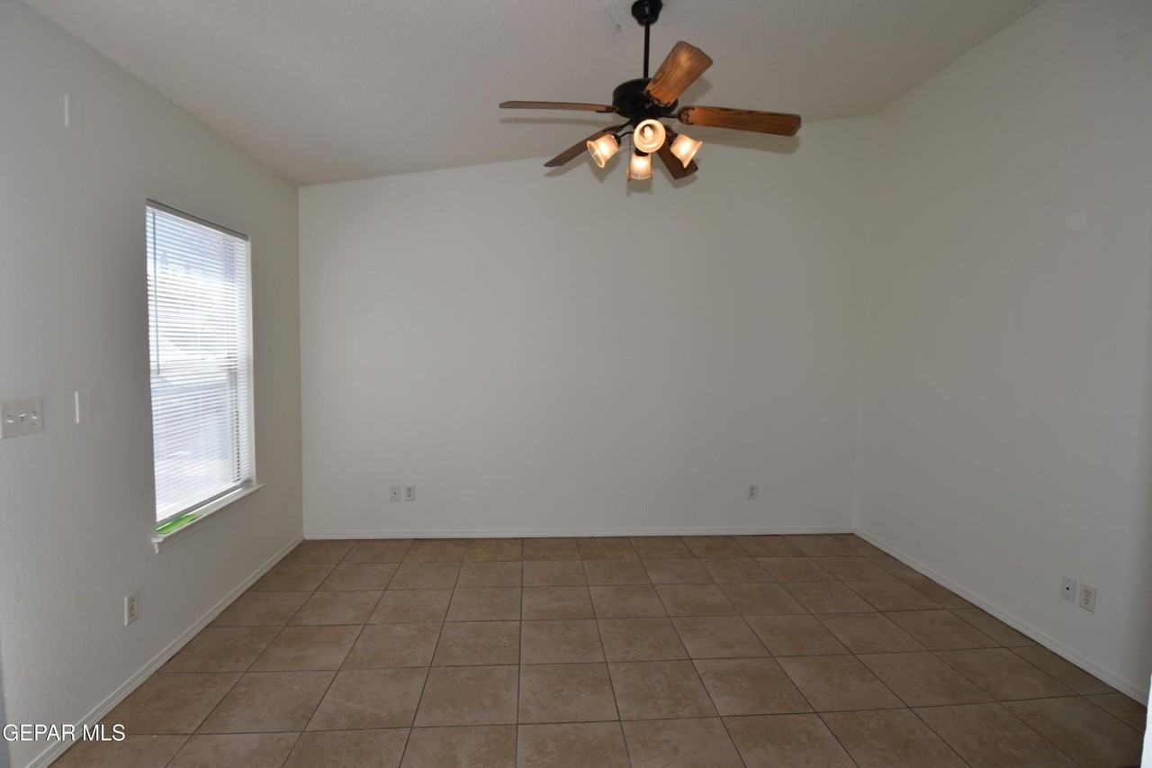 14345 Pacific Point Dr - Photo 7 of 19