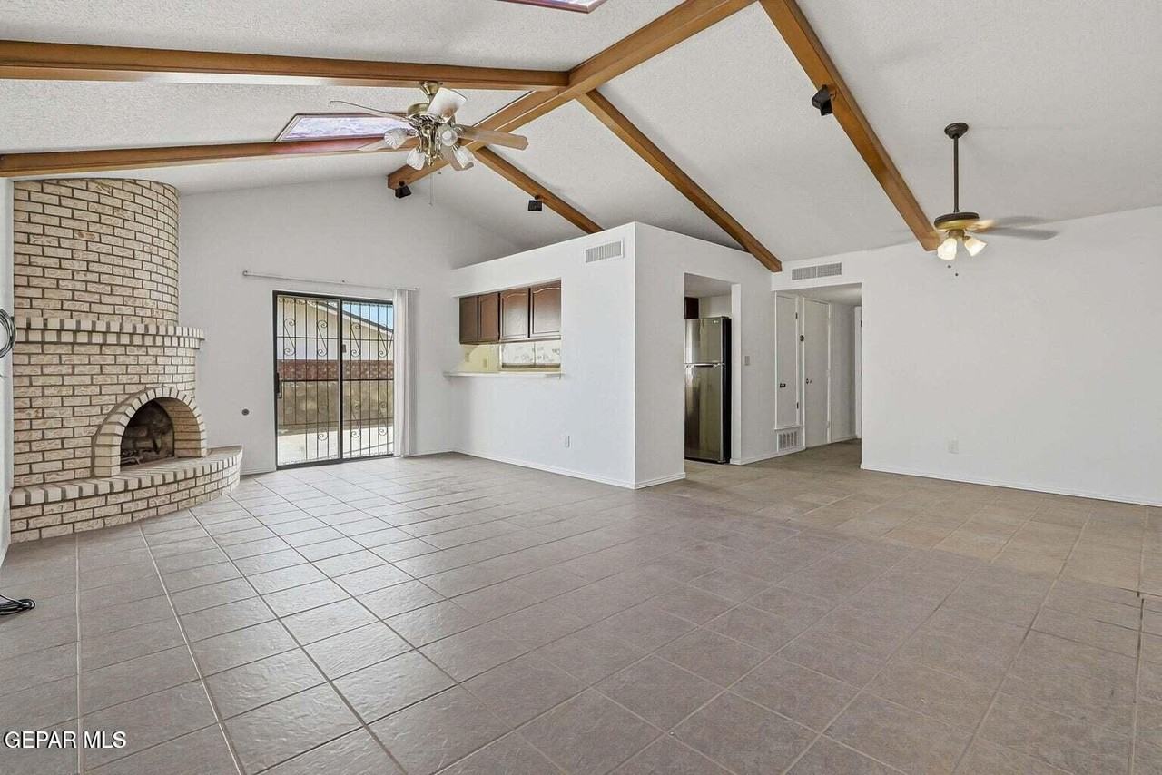 10720 Sugarland Dr - Photo 6 of 26