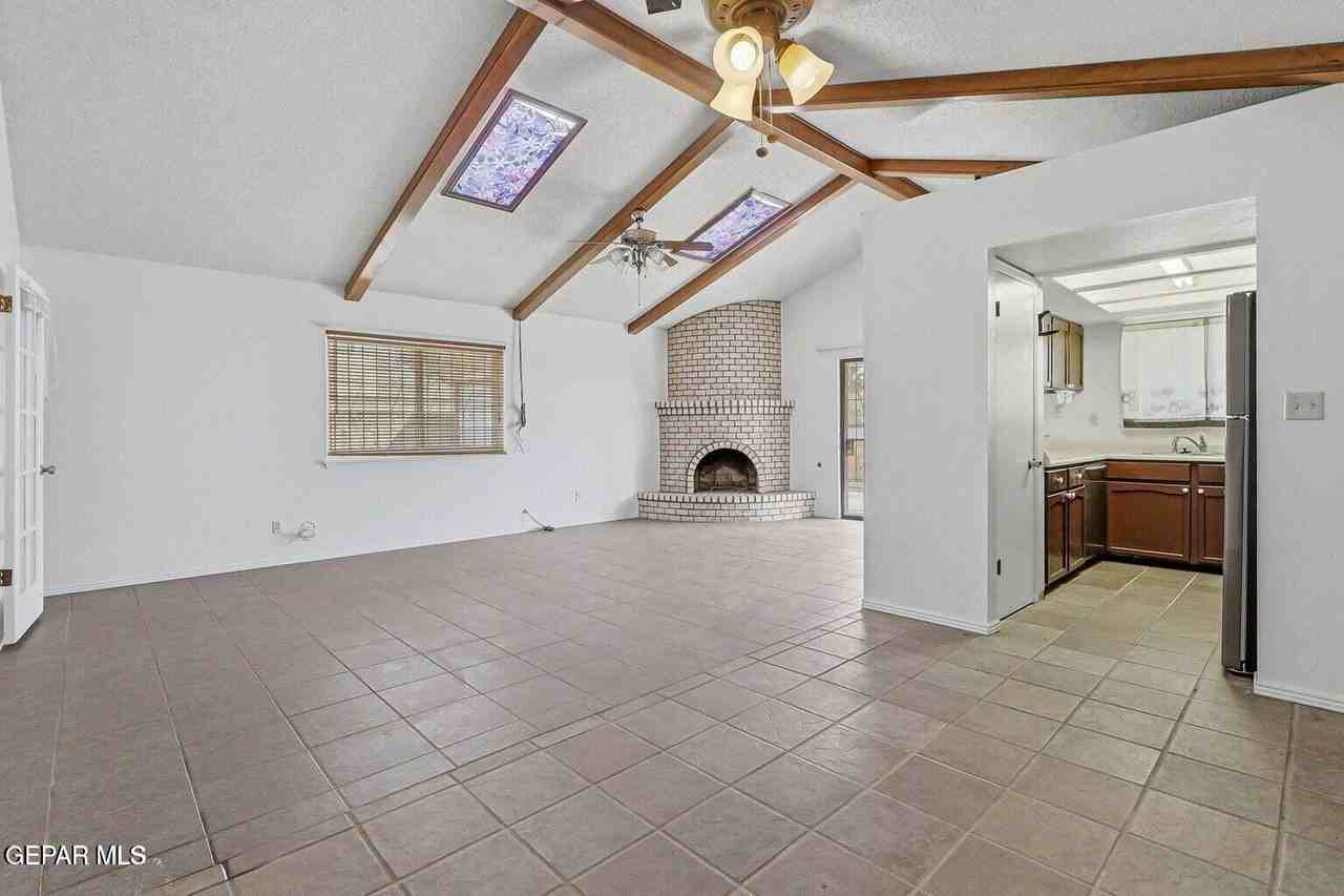 10720 Sugarland Dr - Photo 7 of 26