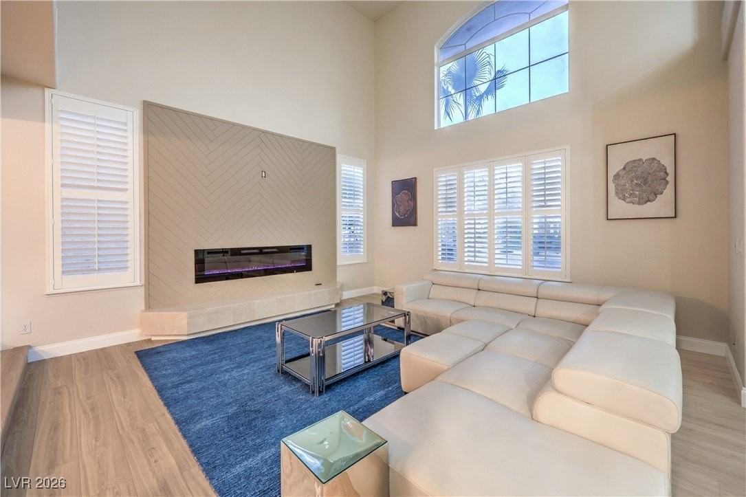 4453 Melrose Abbey Pl - Photo 7 of 50