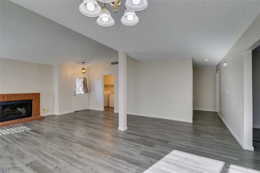 2344 Lone Pine St - Photo 6 of 45