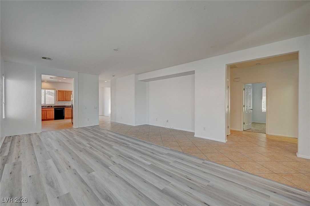 2624 Rue Toulouse Ave - Photo 5 of 36