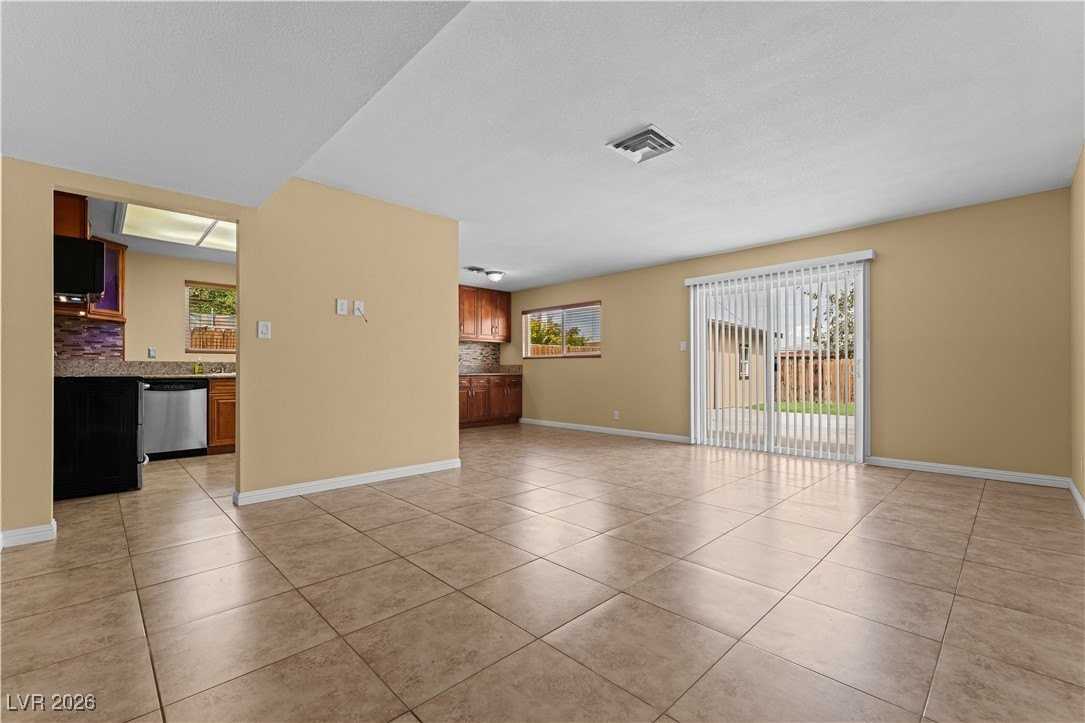 3578 Anthony Dr - Photo 6 of 35