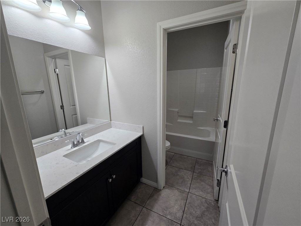 1362 Reef Point Ave - Photo 3 of 29