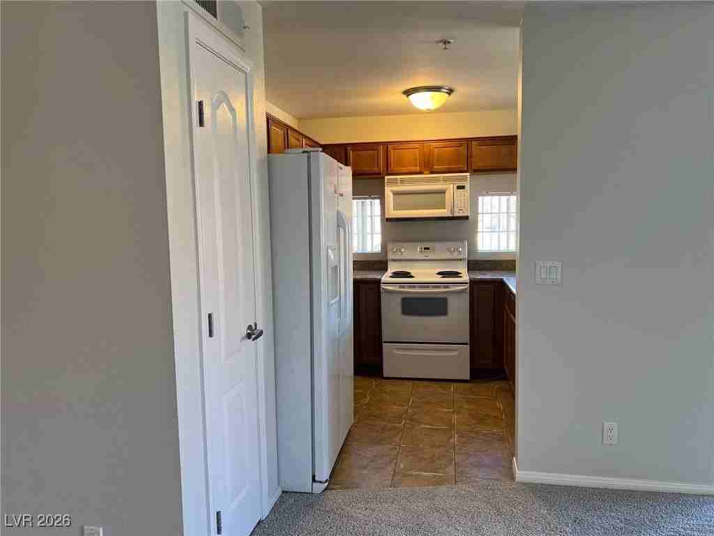 2111 Sealion Dr #208 - Photo 5 of 15