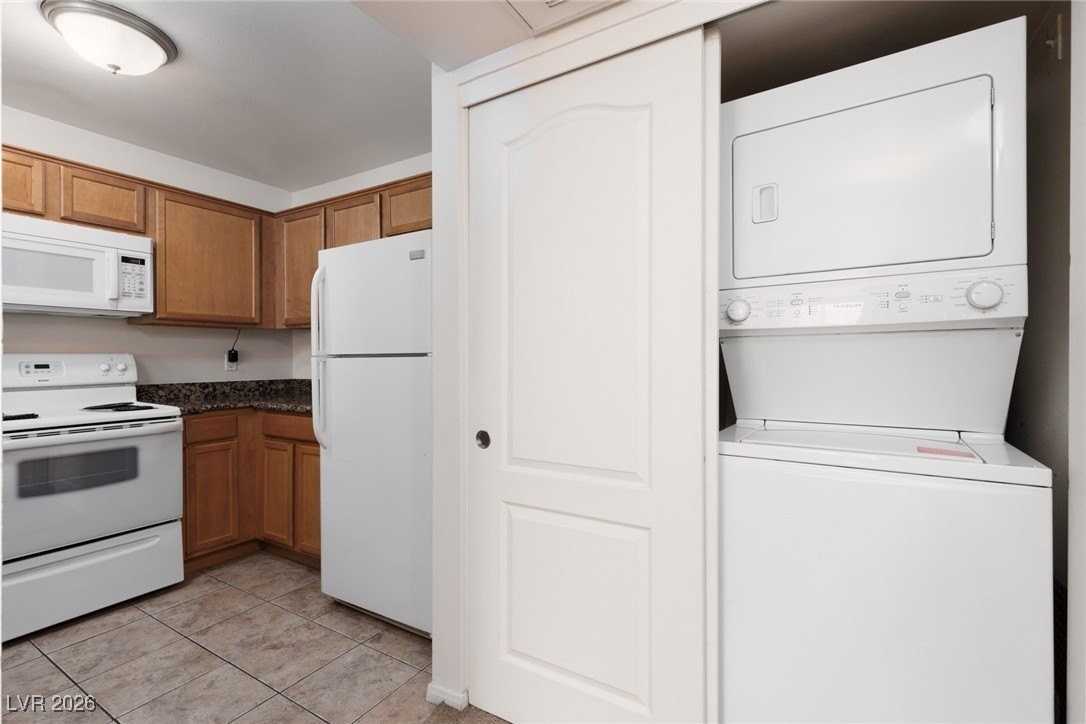 7720 Secret Shore Dr #207 - Photo 5 of 12