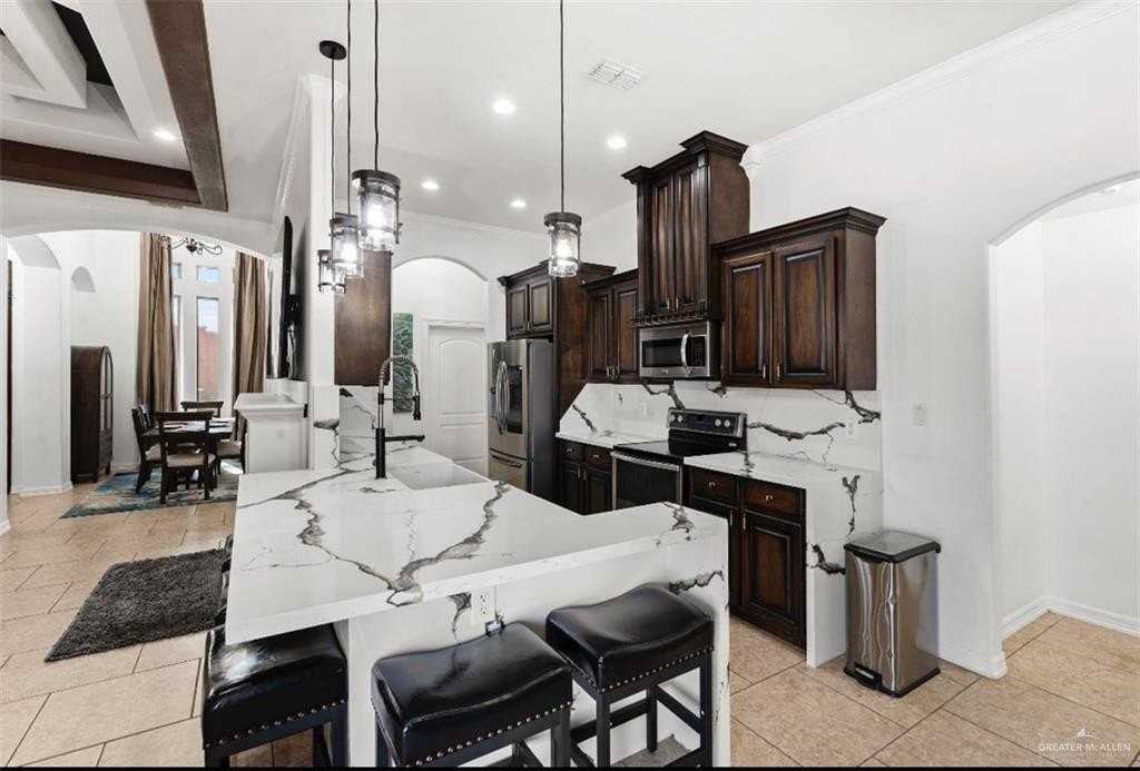 1330 Loretta Lynn Dr - Photo 4 of 21